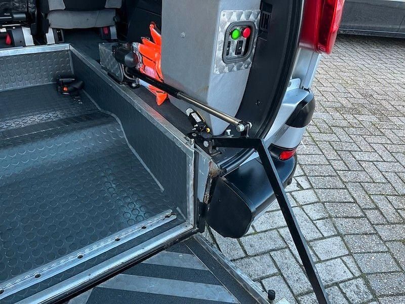 Gebraucht Peugeot 807 128 PS (94 kW) 2003 Silber Van / Kleinbus