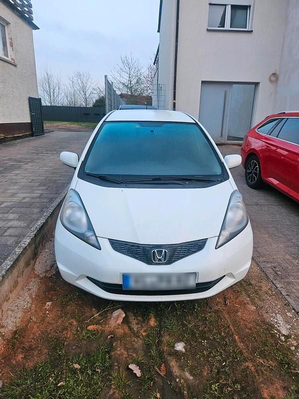 Gebraucht Honda Jazz 95 PS (69 kW) 2010 Weiß Kleinwagen
