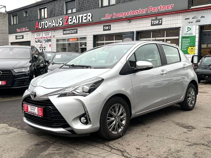 Gebraucht Toyota Yaris Comfort 111 PS (81 kW) 2017 Silber Kleinwagen