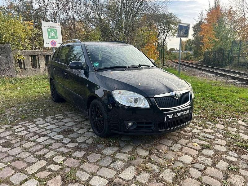 Cerna magic/black magic Gebraucht 2010 Skoda Fabia Ambiente Kombi | 2.899 € (Fairer Preis) - Bild 1/4