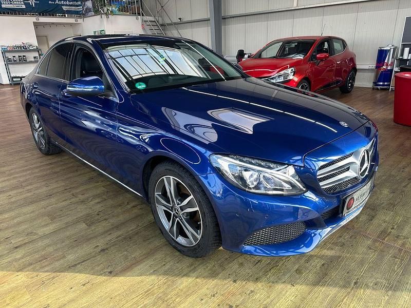 Gebraucht Mercedes C180 156 PS (114 kW) 2015 Blau Limousine