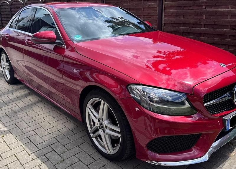Rot Gebraucht 2018 Mercedes C180 AMG line Limousine | 16.990 € (Fairer Preis) - Bild 1/4