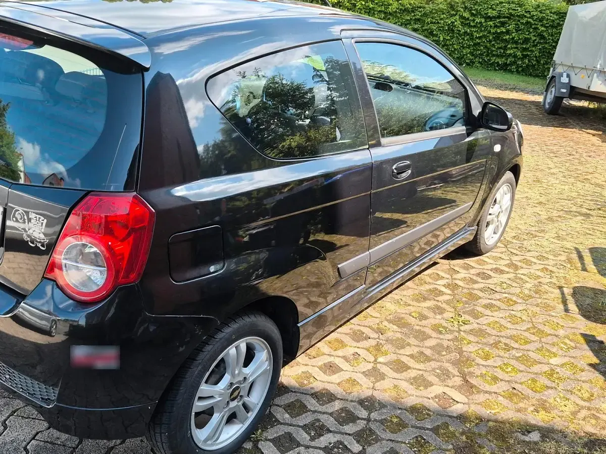 Gebraucht Chevrolet Aveo 101 PS (74 kW) 2010 Schwarz Kleinwagen