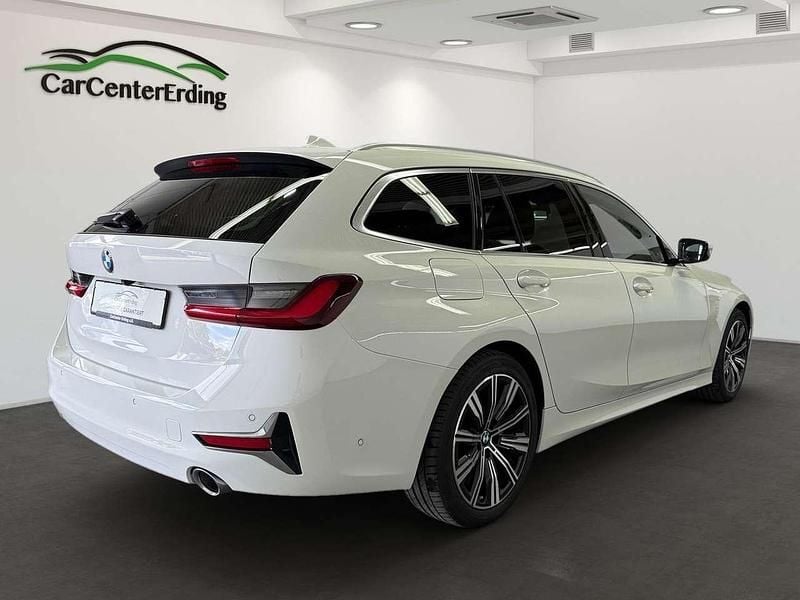 Gebraucht BMW 320 190 PS (139 kW) 2022 Alpinweiss iii Kombi