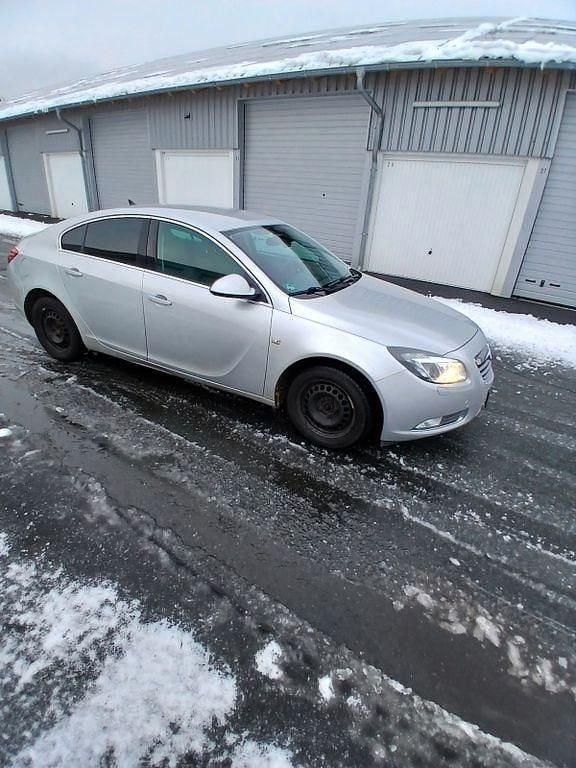 Gebraucht Opel Insignia Active 160 PS (117 kW) 2013 Silber Limousine