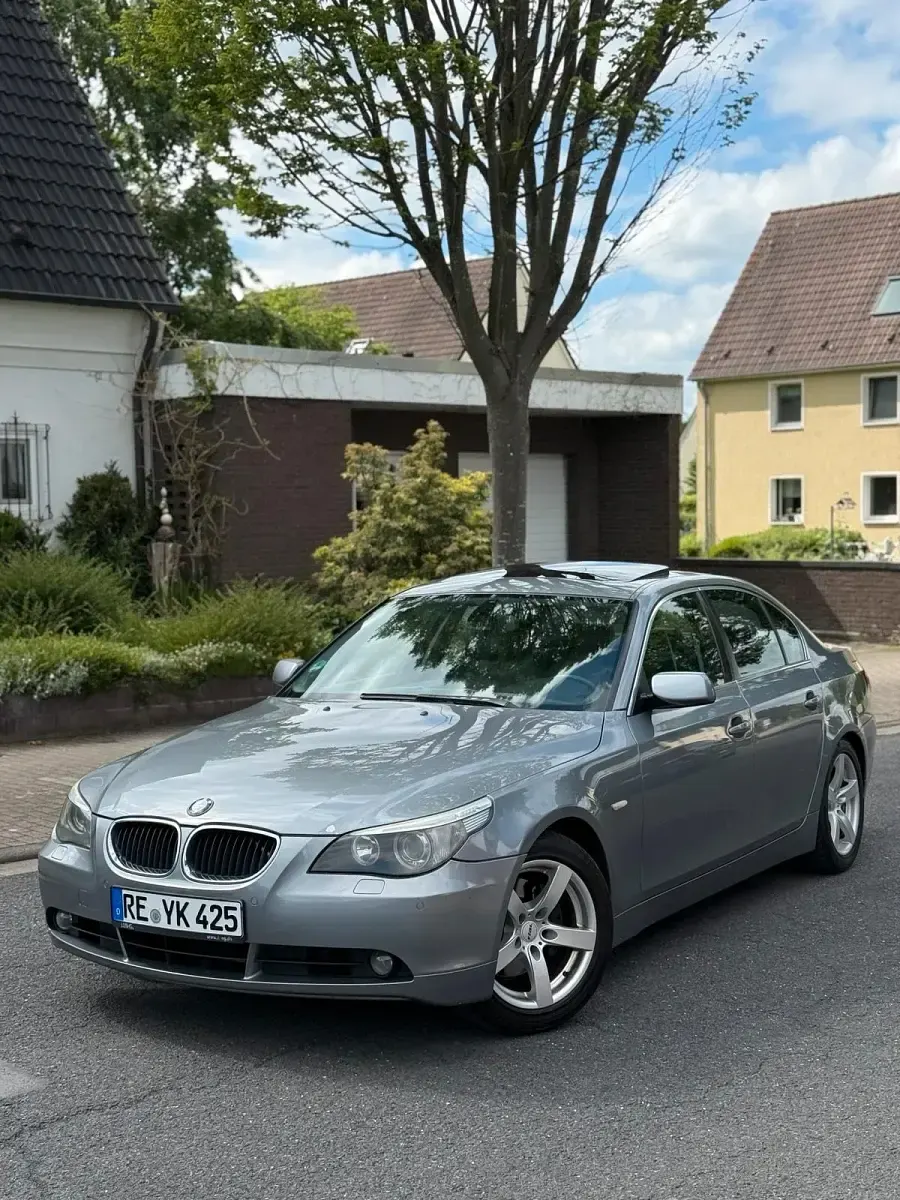 Gebraucht BMW 530 231 PS (169 kW) 2004 Grau Limousine