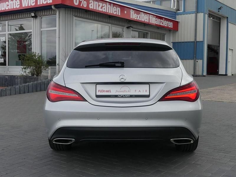 Gebraucht Mercedes CLA200 Shooting Brake Night 156 PS (114 kW) 2017 Silber Kombi