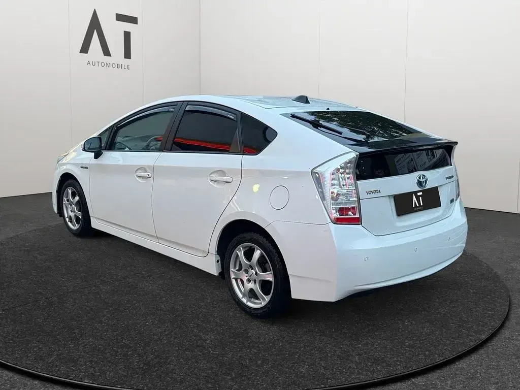 Gebraucht Toyota Prius Life 99 PS (72 kW) 2010 Weiß Kleinwagen