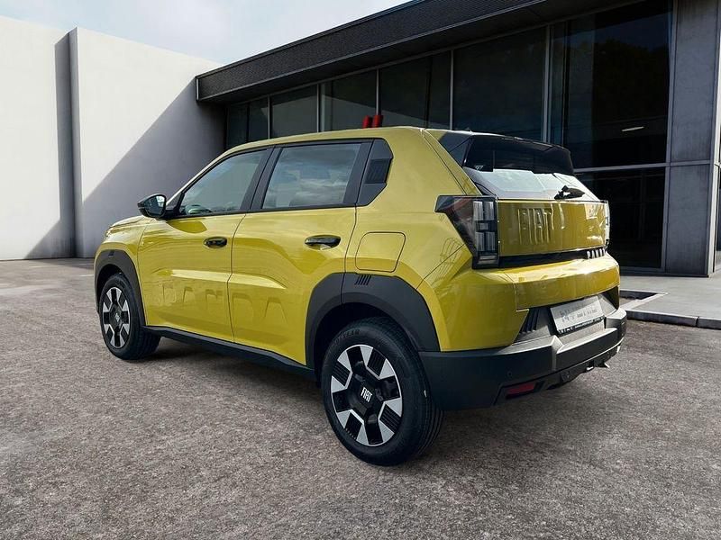 Neu Fiat Grande Panda Icon 110 PS (80 kW) 2026 Rot Kleinwagen