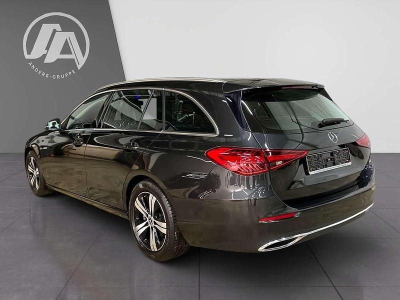 Gebraucht Mercedes C200 Avantgarde 163 PS (119 kW) 2023 Grau graphitgrau Limousine