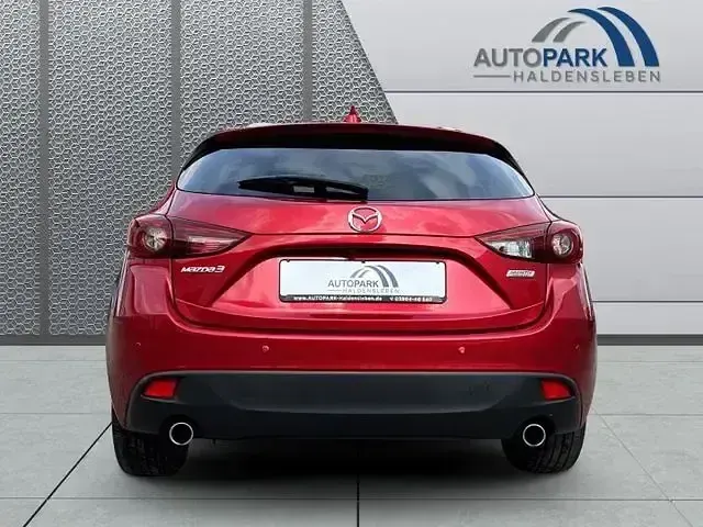 Gebraucht Mazda 3 Nakama 150 PS (110 kW) 2017 Rot Kleinwagen