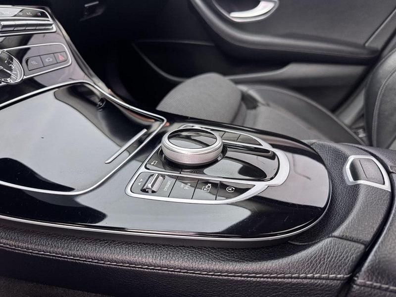 Gebraucht Mercedes E220 194 PS (142 kW) 2016 Weiß Limousine