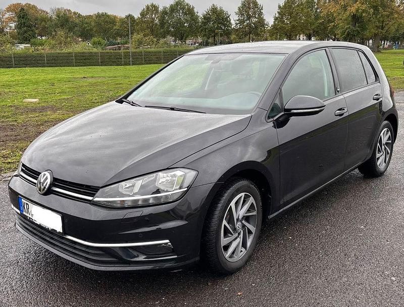 Schwarz Gebraucht 2017 VW Golf VII Edition Limousine | 9.999 € (Fairer Preis) - Bild 1/4