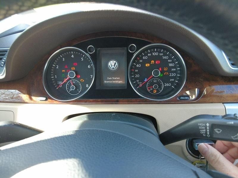 Gebraucht VW Passat Highline 150 PS (110 kW) 2011 Weiß Kombi