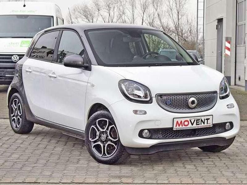 Gebraucht Smart ForFour Electric Drive Passion 60 kW (82 PS) 2019 Weiß Limousine