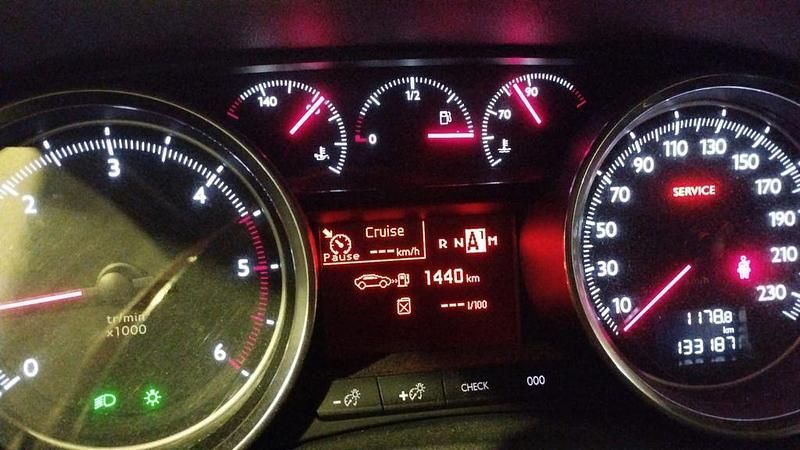 Gebraucht Peugeot 508 SW Active 111 PS (81 kW) 2012 Weiß Kombi