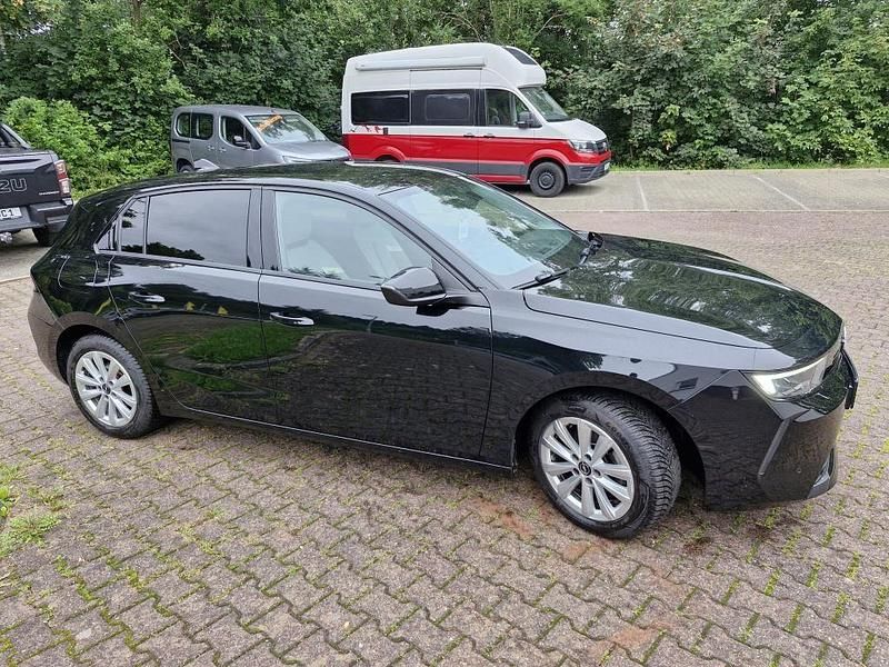 Gebraucht Opel Astra 131 PS (96 kW) 2023 Schwarz Limousine