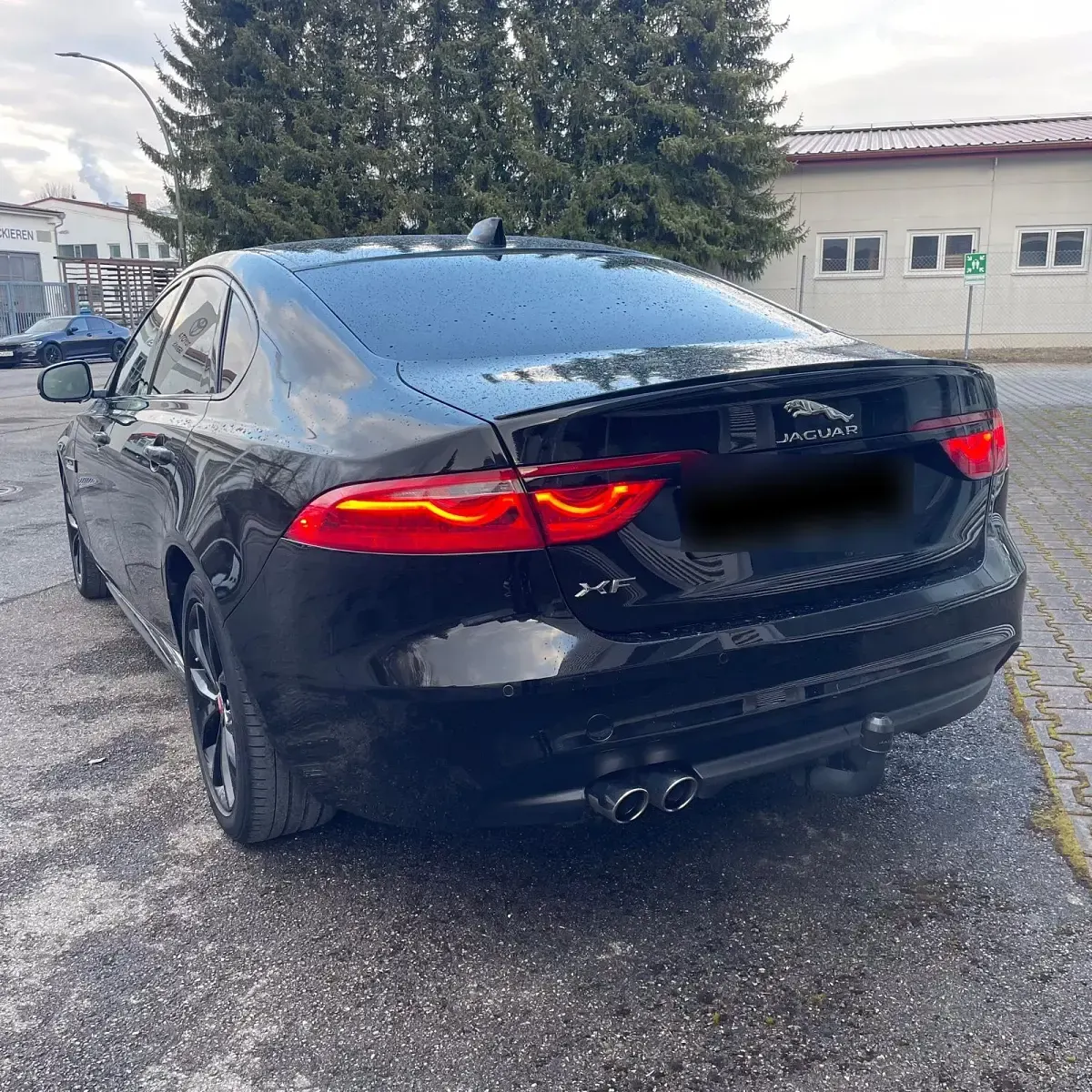 Gebraucht Jaguar XF R-Sport 180 PS (132 kW) 2018 Schwarz Limousine