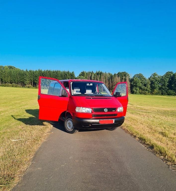 Rot Gebraucht 1999 VW Caravelle Van / Kleinbus | 3.799 € - Bild 1/4