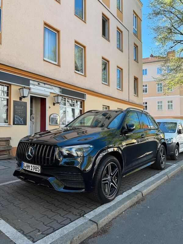 Schwarz Gebraucht 2019 Mercedes GLE300 AMG SUV | 49.900 € (Fairer Preis) - Bild 1/4
