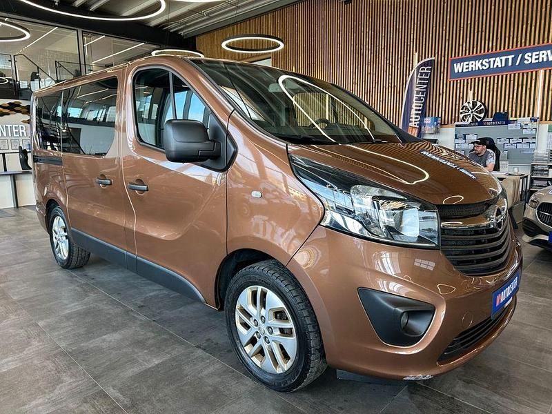 Second-hand Opel Vivaro 145 CP (106 kW) 2017 Maro Monovolum