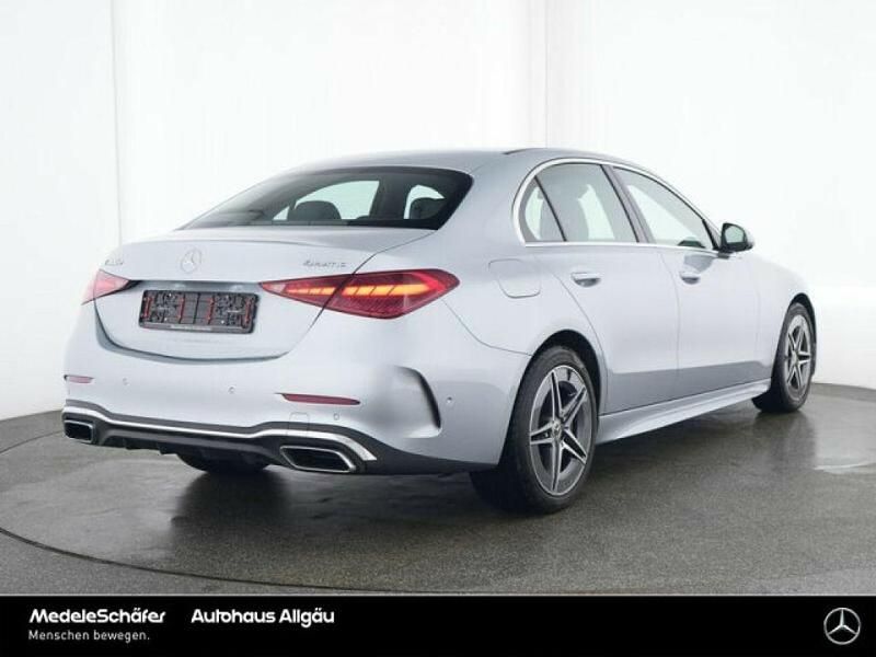 Używany Mercedes E400 AMG 252 KM (185 kW) 2025 Srebrny Sedan/Limuzyna