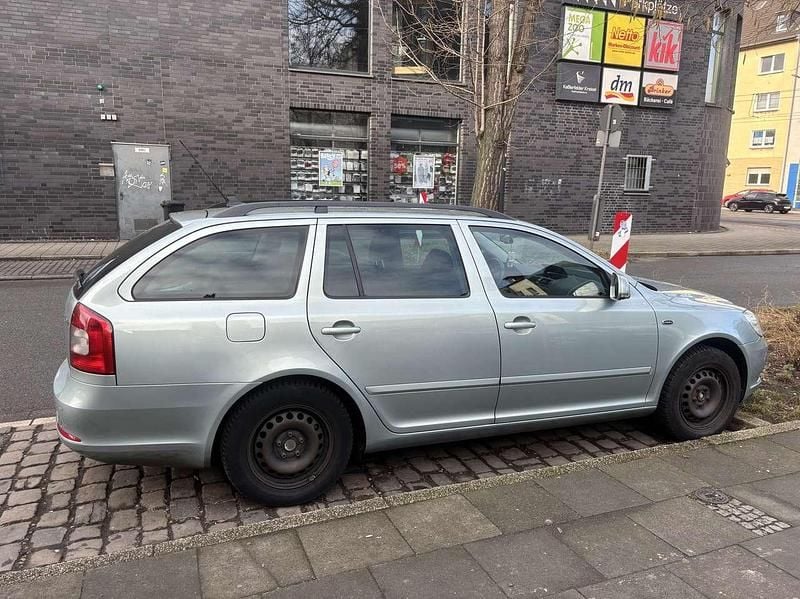 Gebraucht Skoda Octavia Ambiente 140 PS (102 kW) 2011 Kombi