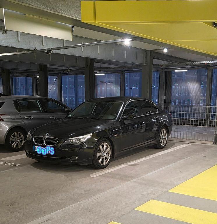 Schwarz Gebraucht 2009 BMW 523 Exclusive Limousine | 9.000 € (Teuer) - Bild 1/4