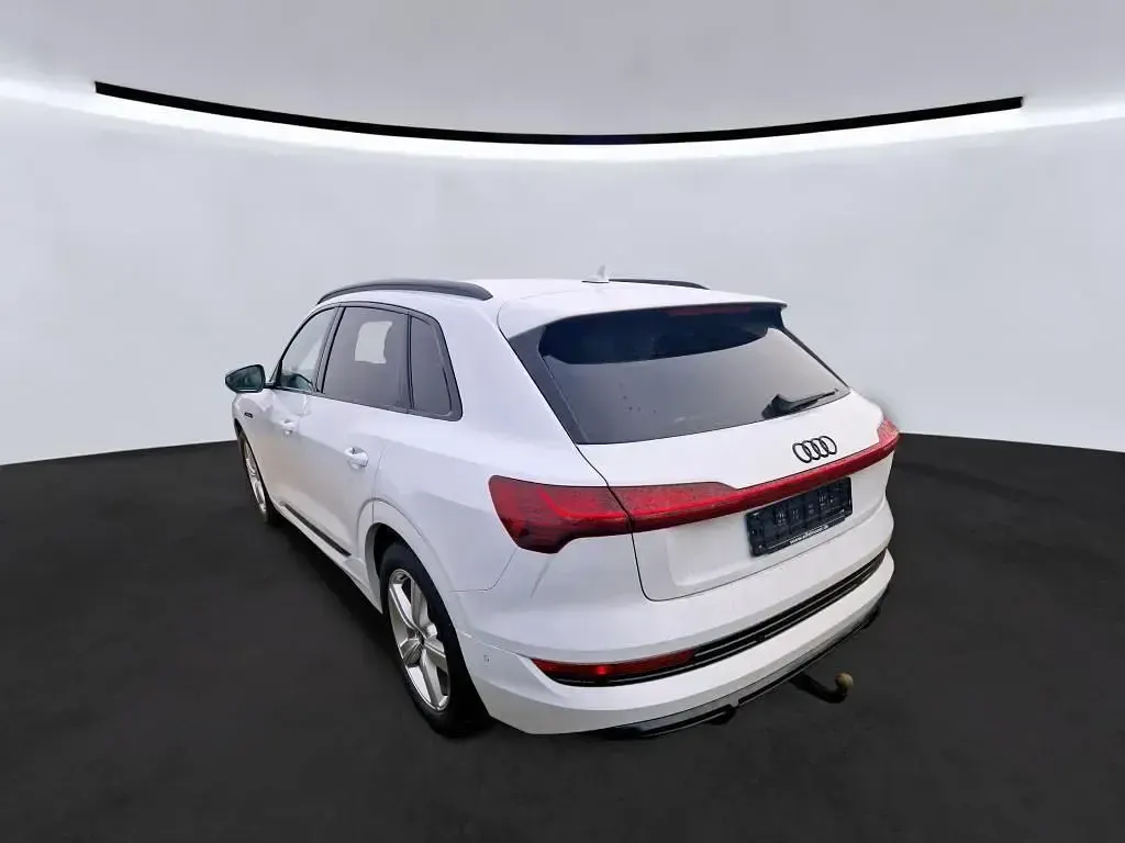 Gebraucht Audi e-tron S-Line 300 kW (408 PS) 2023 Gletscherweiß metallic SUV