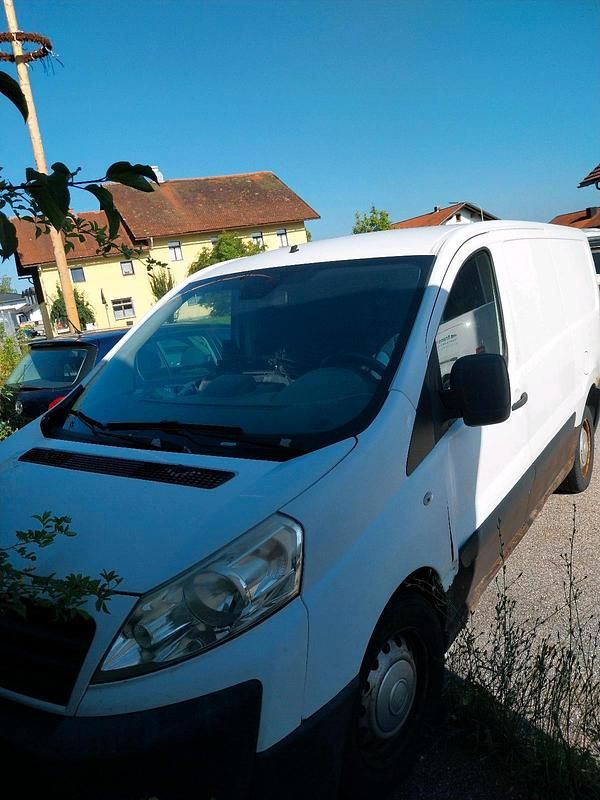 Weiß Gebraucht 2007 Fiat Scudo Van / Kleinbus | 999 € (Guter Preis) - Bild 1/4