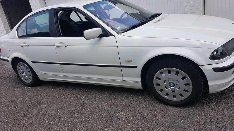 Gebraucht BMW 320 150 PS (110 kW) 1998 Weiß Limousine