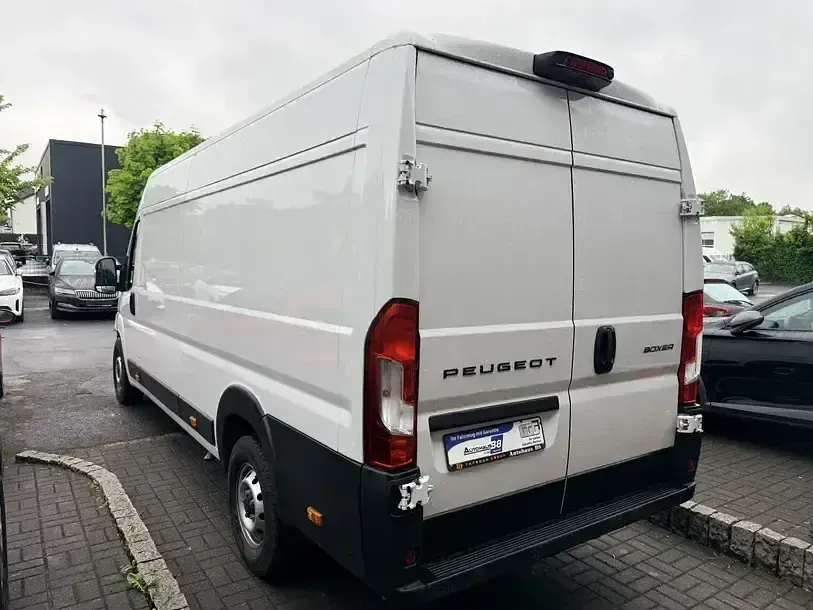 Gebraucht Peugeot Boxer 180 PS (132 kW) 2025 Weiß Van