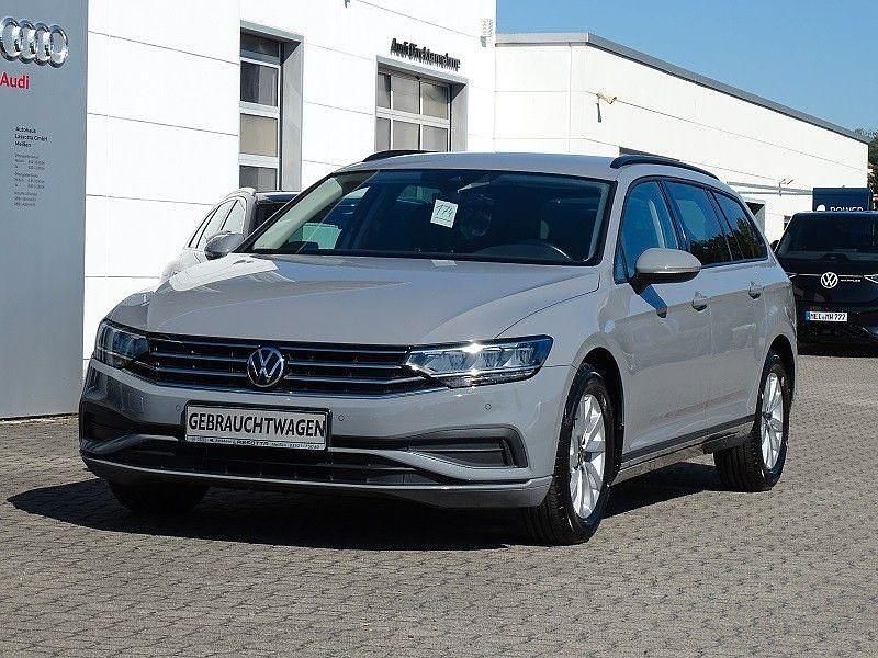 Grau Gebraucht 2023 VW Passat Kombi | 22.900 € (Guter Preis) - Bild 1/4