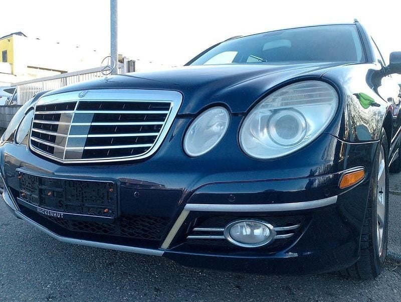 Blau Gebraucht 2008 Mercedes E280 Elegance Limousine | 3.690 € (Fairer Preis) - Bild 1/4