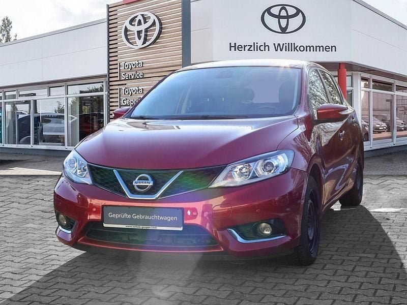 Gebraucht Nissan Pulsar N-Connecta 116 PS (85 kW) 2017 Rot Kleinwagen