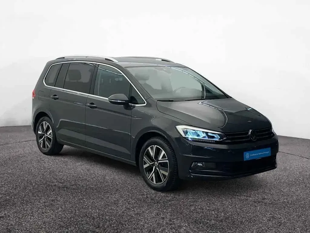 Gebraucht VW Touran Highline 150 PS (110 kW) 2023 Uranograu Van / Kleinbus
