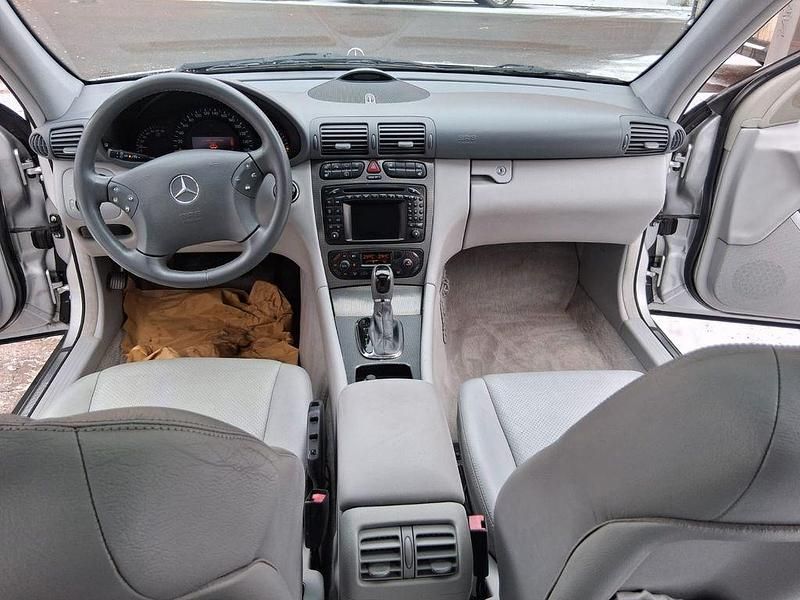 Gebraucht Mercedes C320 218 PS (160 kW) 2001 Grau Limousine