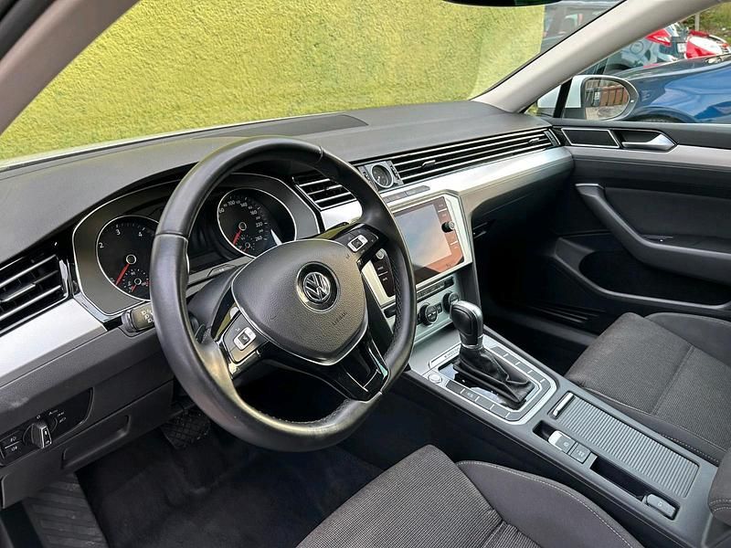 Gebraucht VW Passat 190 PS (139 kW) 2018 Weiß Kombi