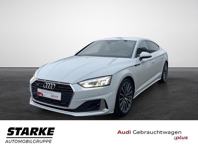 Weiß (gletscherweiß metallic) Gebraucht 2024 Audi A5 Sportback Advanced Limousine | 43.750 € (Etwas zu teuer) - Bild 1/4