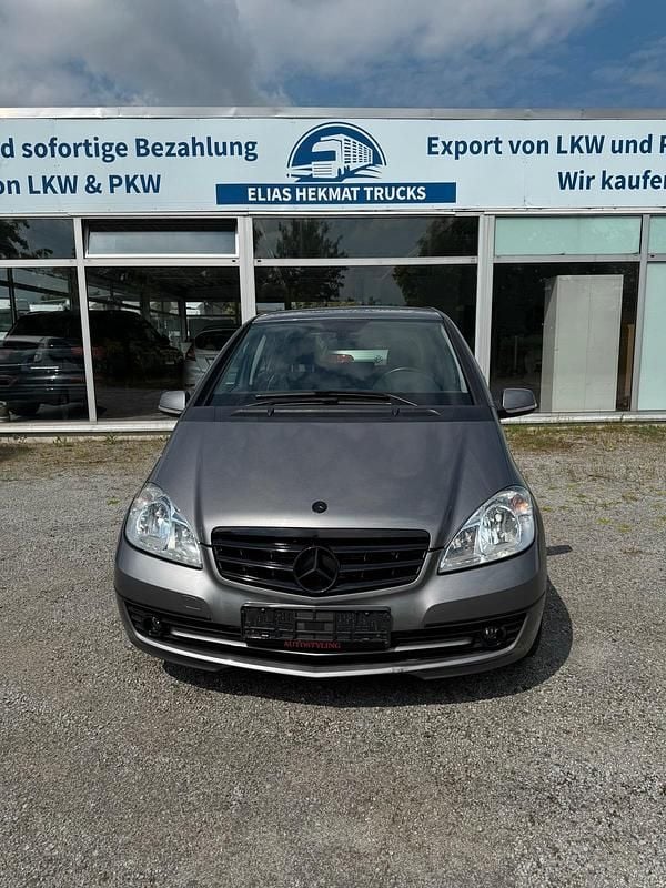 Braun Gebraucht 2011 Mercedes A180 Limousine | 4.800 € (Guter Preis) - Bild 1/4