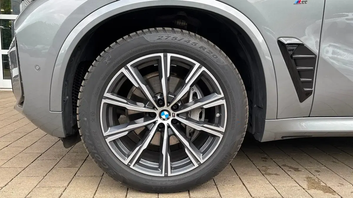 Gebraucht BMW X5 Comfort Edition 340 PS (250 kW) 2025 Skyscraper grau metallic SUV