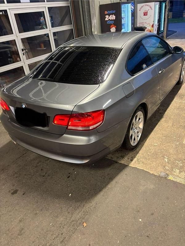 Gebraucht BMW 320 170 PS (125 kW) 2008 Grau Coupé