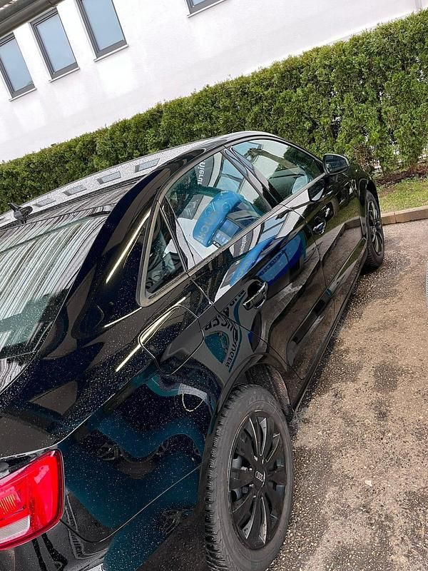 Gebraucht Audi A3 116 PS (85 kW) 2020 Schwarz Limousine