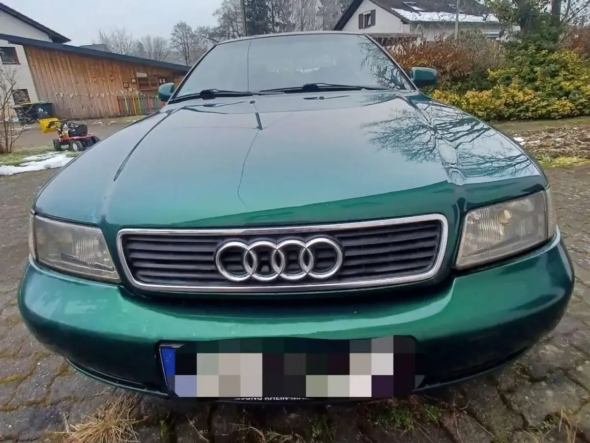 Gebraucht Audi A4 125 PS (91 kW) 1998 Grün Kombi