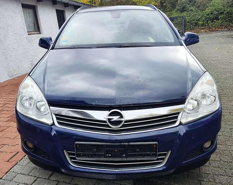 Gebraucht Opel Astra Edition 101 PS (74 kW) 2009 Royal blau (s2) Kombi