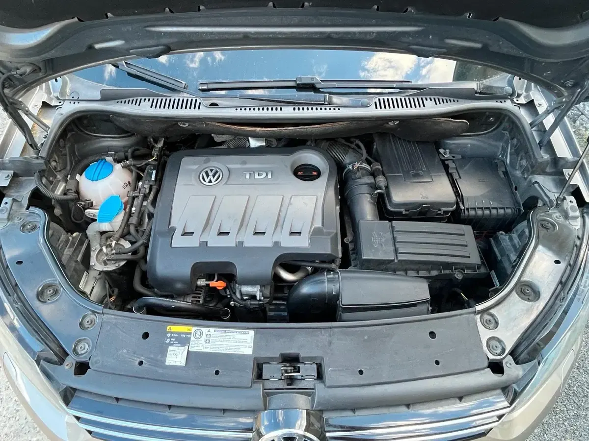 Gebraucht VW Touran Cross 177 PS (130 kW) 2013 Beige Van / Kleinbus