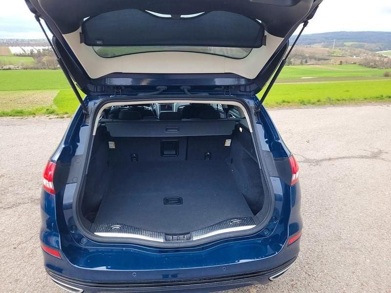 Gebraucht Ford Mondeo Titanium 179 PS (131 kW) 2018 Blau Limousine