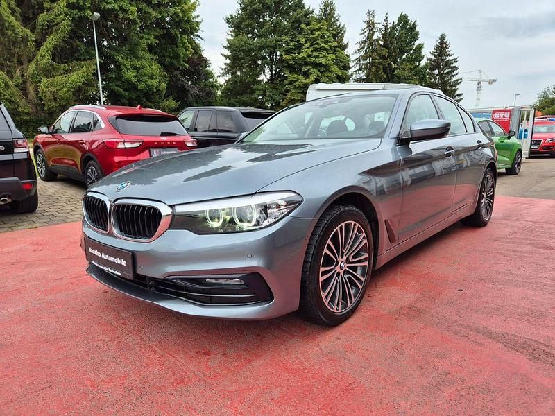 Grau Gebraucht 2020 BMW 520 Sport Line Limousine | 24.999 € (Superpreis) - Bild 1/4
