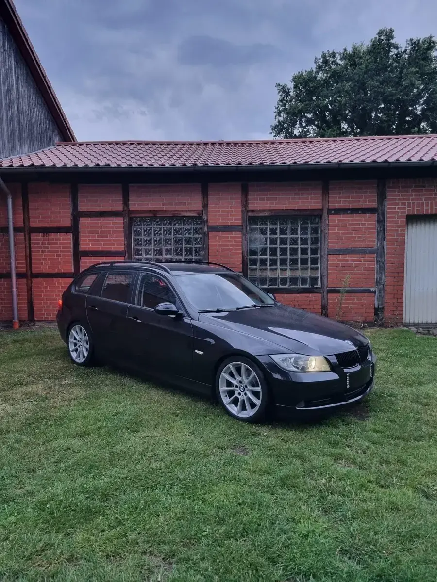 Gebraucht BMW 320 M Performance 163 PS (119 kW) 2007 Schwarz Kombi