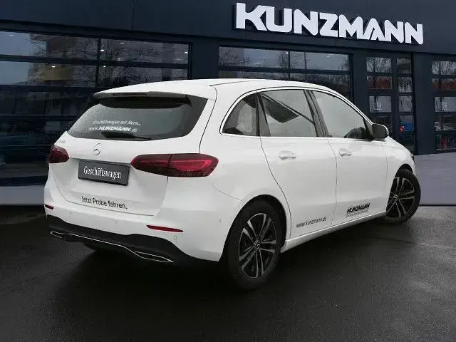 Gebraucht Mercedes B180 136 PS (100 kW) 2026 Kleinwagen